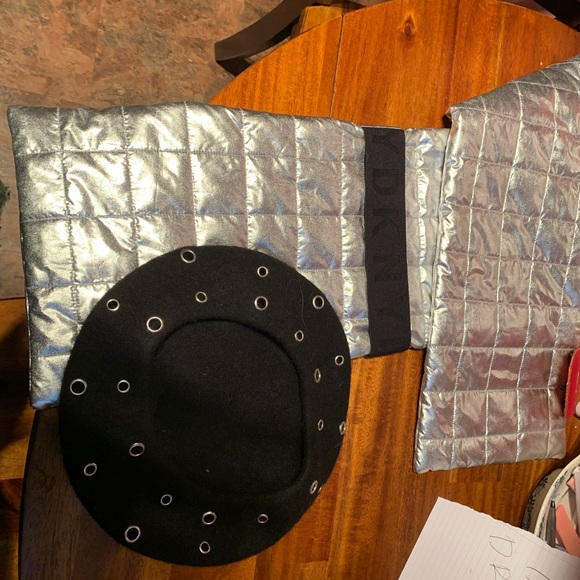 DKNY SILVER SCARF WITH POCKET & beret - Picture 1 of 2